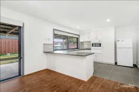 Property photo of 9 Pinnacle Way Hampton Park VIC 3976