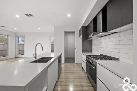 Property photo of 9 Selby Way Donnybrook VIC 3064