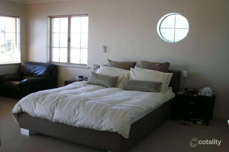 11 Hope Rd, Ardross, WA 6153