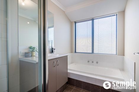 Property photo of 28 Sciano Avenue Success WA 6164