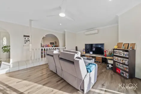 Property photo of 21 Lance Drive Mount Warren Park QLD 4207