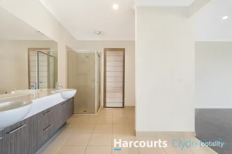 Property photo of 8 Pandanus Court Warragul VIC 3820