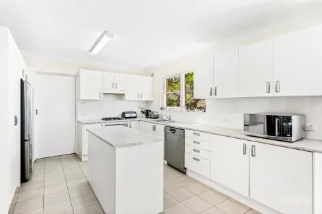 Property photo of 10 Manuela Place Curl Curl NSW 2096