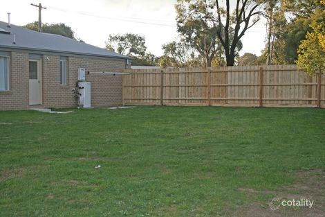 Property photo of 1/11 Newnham Drive Romsey VIC 3434