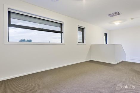 Property photo of 10 Gordes Street Plumpton VIC 3335