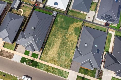 23 Grainger Pde, Lucas, VIC 3350