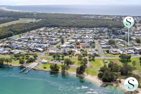 Property photo of 22 Turea Street Pelican NSW 2281