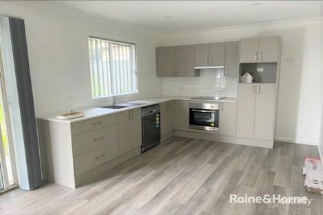 8a Seventh St, Weston, NSW 2326