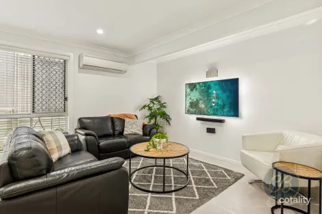 Property photo of 17 Sylvia Court Eatons Hill QLD 4037