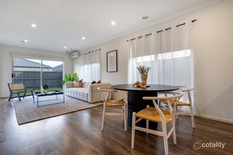 Property photo of 11 Farnsworth Street Donnybrook VIC 3064