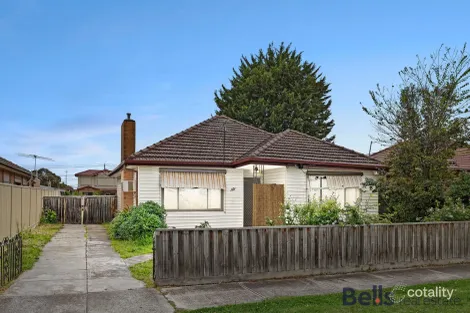 13 Baynton Ave, Sunshine North, VIC 3020