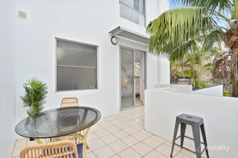 Property photo of 4/2254 Gold Coast Highway Mermaid Beach QLD 4218