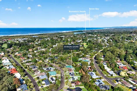 Property photo of 39 Bulgoon Crescent Ocean Shores NSW 2483