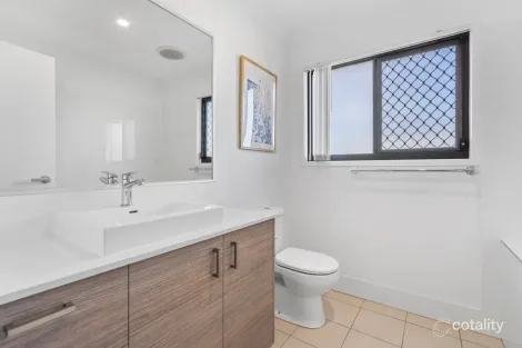 Property photo of 5/10 Weyers Road Nudgee QLD 4014