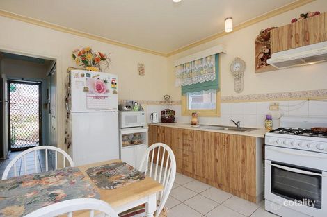 Property photo of 14 Kyneton Avenue Reservoir VIC 3073