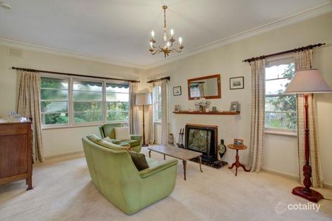 Property photo of 16 Garden Road Camberwell VIC 3124