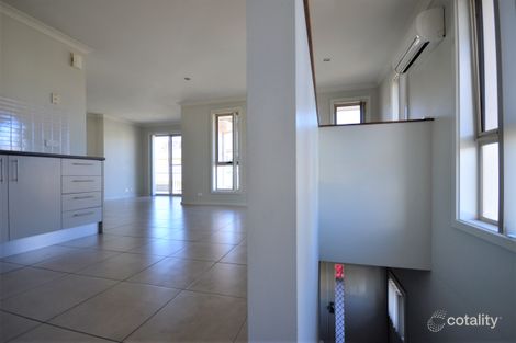 Property photo of 2/19 Devlin Street Gungahlin ACT 2912