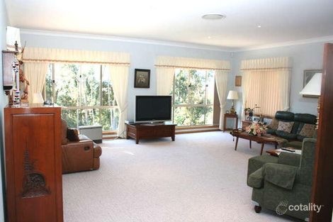 Property photo of 8 Newman Close Green Point NSW 2251