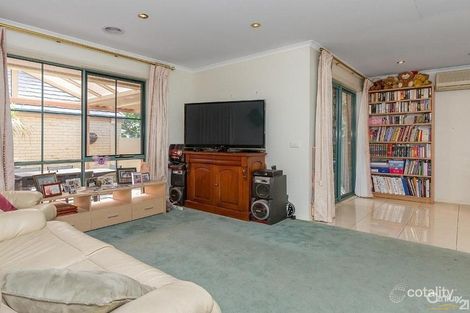 Property photo of 15 Silverwood Way Glen Waverley VIC 3150