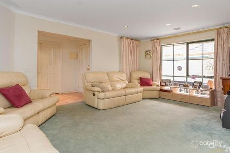 Property photo of 15 Silverwood Way Glen Waverley VIC 3150