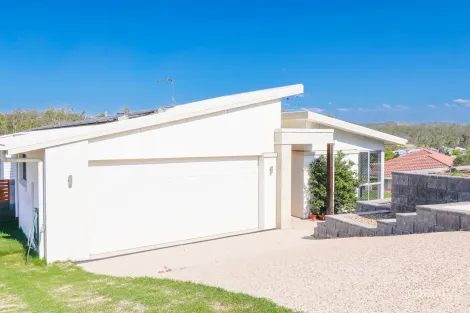 2 Carlsson Pl, Kirkwood, QLD 4680