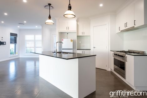 Property photo of 11 Piper Circuit Griffith NSW 2680