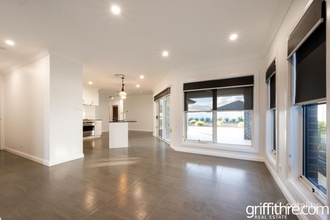 Property photo of 11 Piper Circuit Griffith NSW 2680
