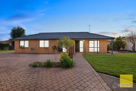 15 Chaucer Cl, Delahey, VIC 3037