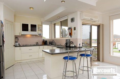 Property photo of 2 Sash Close Carrum Downs VIC 3201