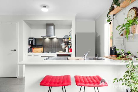 Property photo of 8 Amboy Walk Point Cook VIC 3030