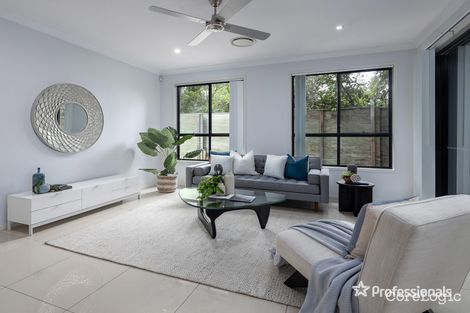 11 Merino Cl, Ferny Hills, QLD 4055