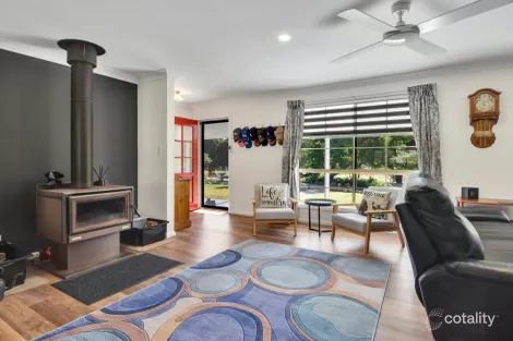 Property photo of 38 Byrne Close Young NSW 2594