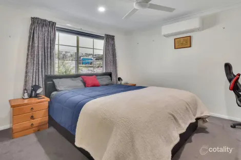 Property photo of 38 Byrne Close Young NSW 2594