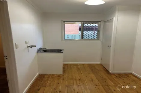 Property photo of 8 Hinton Street Wilsonton QLD 4350