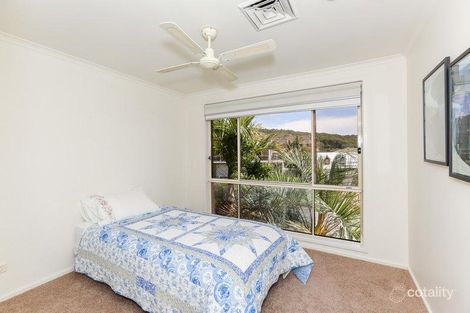 Property photo of 1 Gem Close Caves Beach NSW 2281