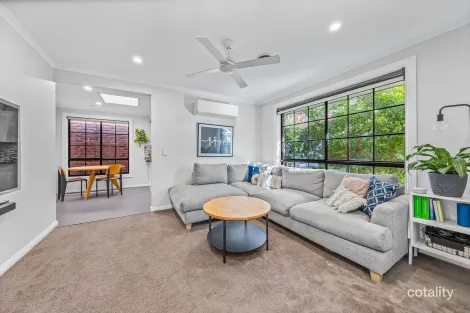 Property photo of 1/17 Tasman Avenue Strathmore Heights VIC 3041