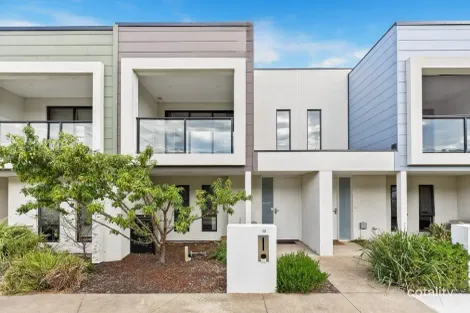 Property photo of 12 Hardy Loop Keysborough VIC 3173