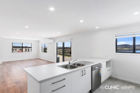 Property photo of 32 McGill Rise Claremont TAS 7011