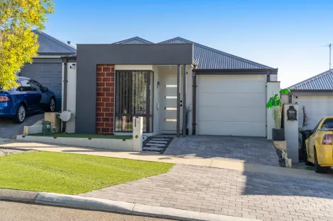 Property photo of 15 Passage Way Mandurah WA 6210