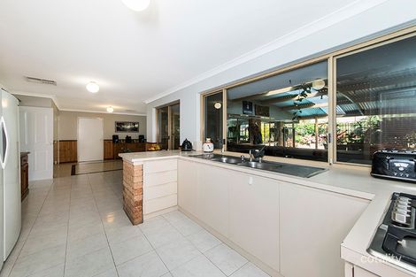 Property photo of 6 Wiluna Court Gosnells WA 6110