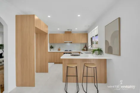 Property photo of 34 Angelique Grove Albanvale VIC 3021