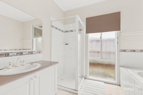 Property photo of 11 Colonial Way Pakenham VIC 3810