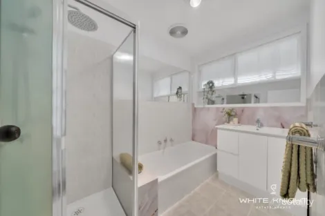 Property photo of 34 Angelique Grove Albanvale VIC 3021