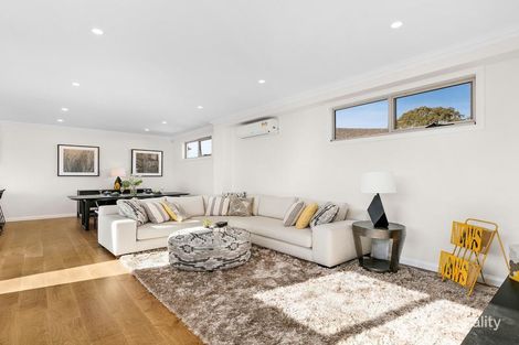 Property photo of 1/4 Valley View Court Glen Waverley VIC 3150
