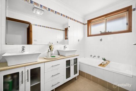 Property photo of 3 Ranieri Place Hoxton Park NSW 2171