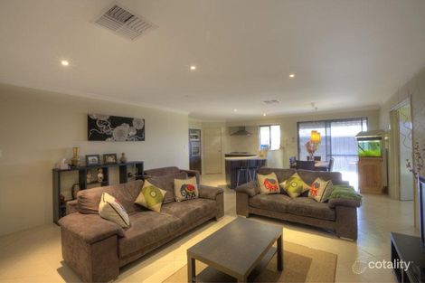 14 Saligna Bend, Wattle Grove, WA 6107