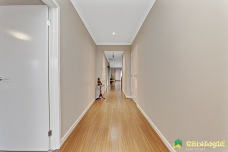 Property photo of 6 Springwood Terrace Manor Lakes VIC 3024