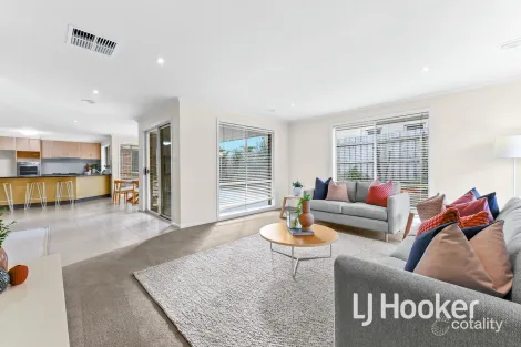 Property photo of 9 Arklow Court Cranbourne VIC 3977