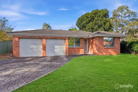 11 Stephenson Pl, Currans Hill, NSW 2567