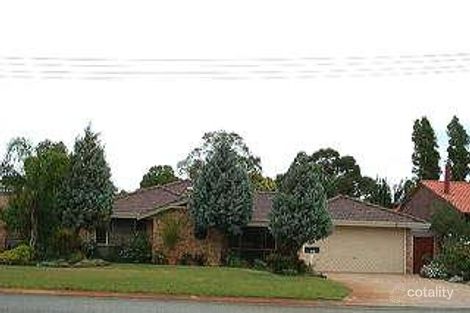 18 Rivermoor Loop, Riverton, WA 6148